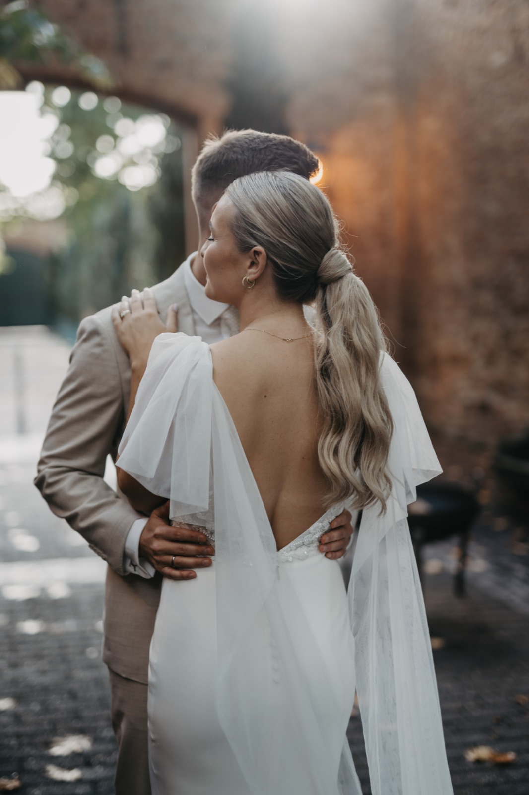 Elopement - Braut mit Schleier im Wind